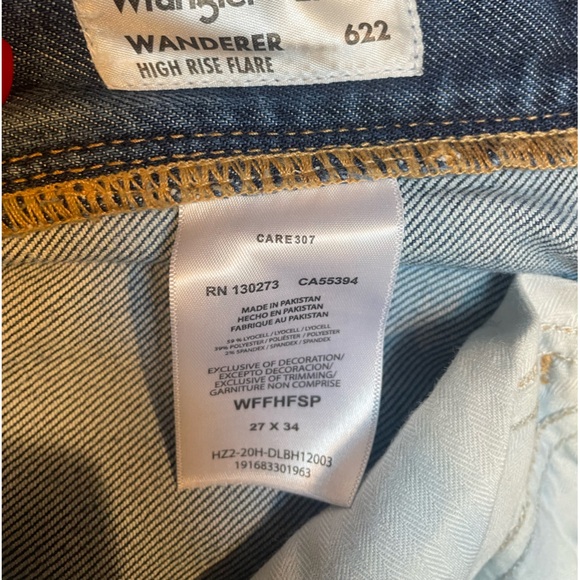 Wrangler women’s high rise bell bottom jeans - Picture 3 of 4